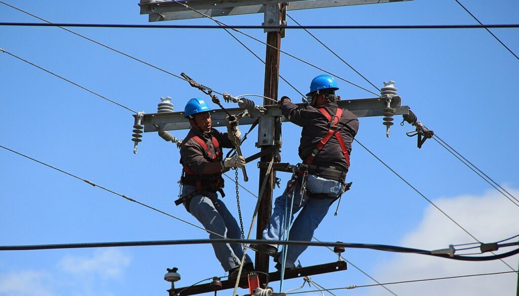 wire telephone poles poles workers 164966