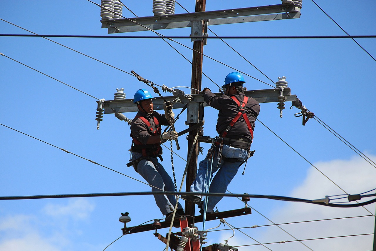 wire telephone poles poles workers 164966